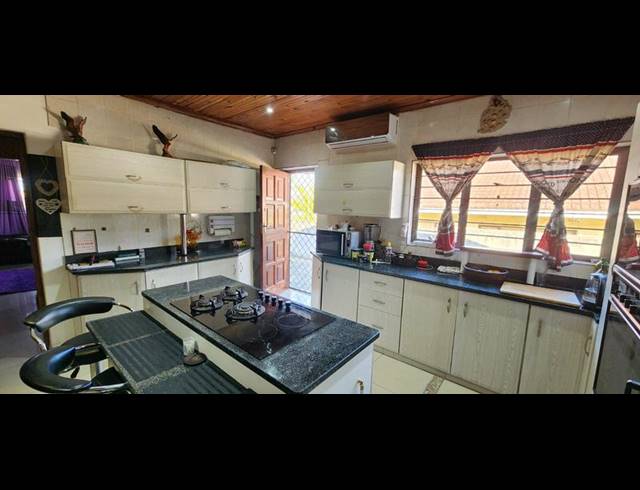 6 BEDROOM HOUSE FOR SALE IN CRAIGIEBURN
